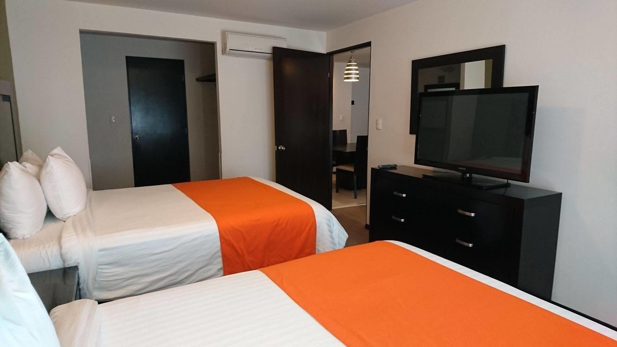Hotel Nuvo Saltillo Exteriör bild